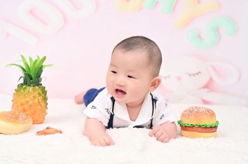 渭南宝宝在妈妈肚子里